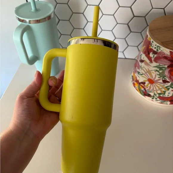 40 oz Hydro Flask Green Travel Tumbler - Picture 3 of 7